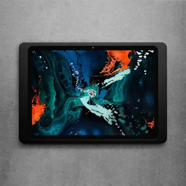 Companion-Wall-2.0_-iPad10.9_11_Black_Frontal-Beton_9f964dca-2c75-447f-9642-6dd6c991d3ed