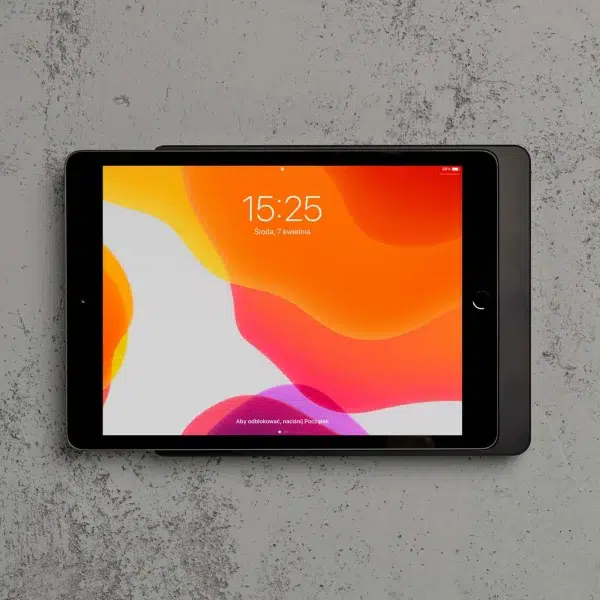 DameWallHomeforiPad10.2_BlackAnodized_4_03b5e60b-f43f-4d78-8655-3e105e765fc7