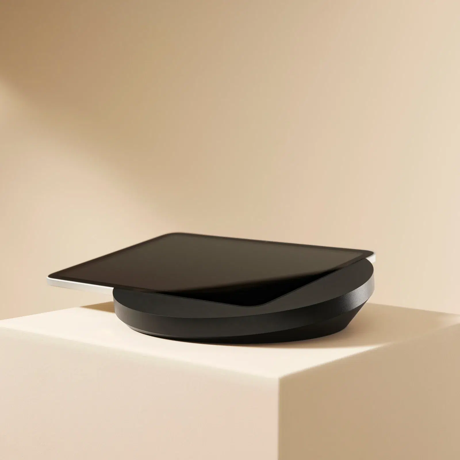 web_Square_Displine_SunsetConsole_Black_4