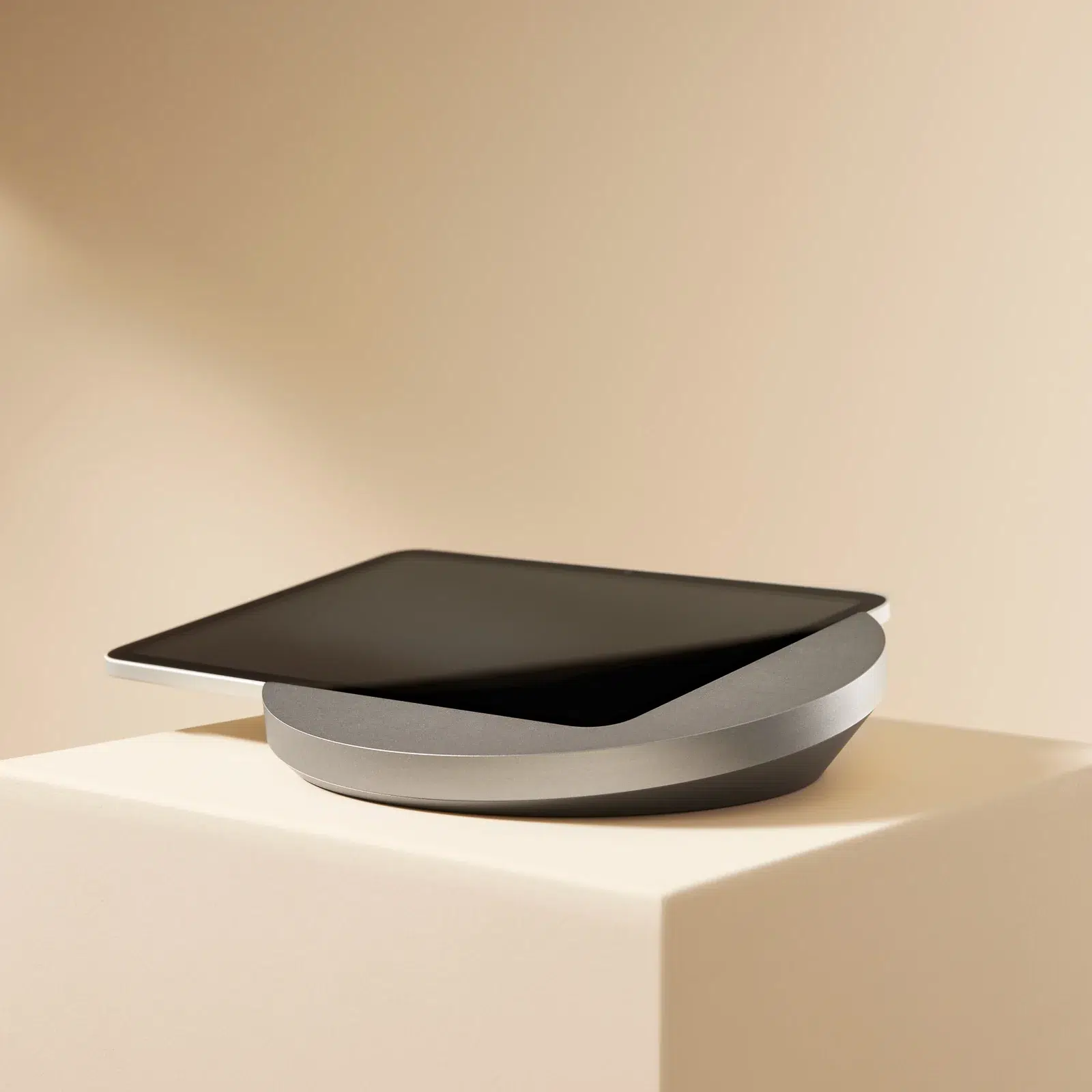 web_Square_Displine_SunsetConsole_Silver_4