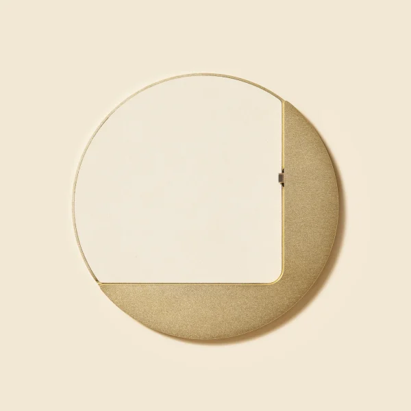 web_Square_Displine_SunsetWall_Gold_3